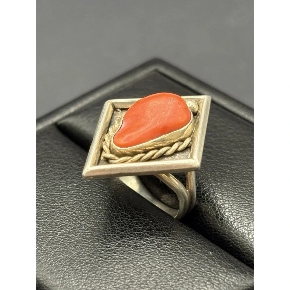 Vintage Sterling Silver Genuine Coral Ring Size 6.25 Tested 6 Grams E18